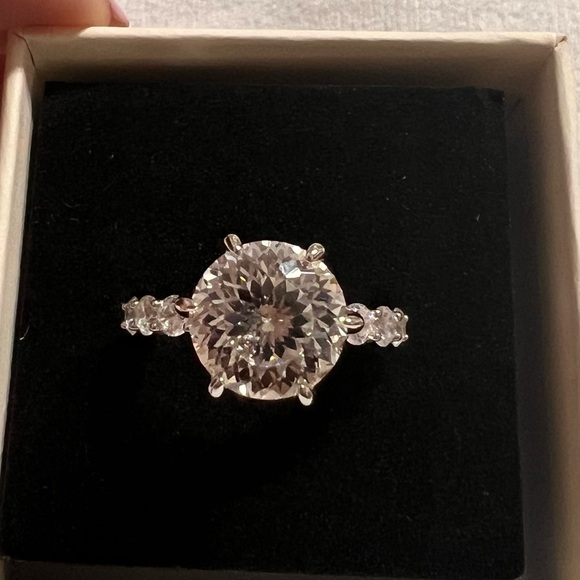 Moissanite Ring, 5ct size 8 - Picture 5 of 9